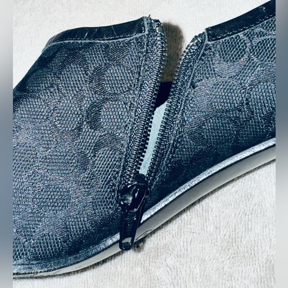 Coach *Rare* Vintage A3971 Daphne Block Heel Logo Bootie in Black/Black size 7B - Picture 11 of 16